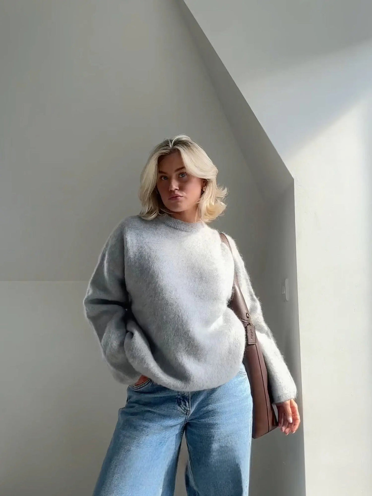 Damen Pullover in Flauschoptik mit weiten Ärmeln kurz - Grau
