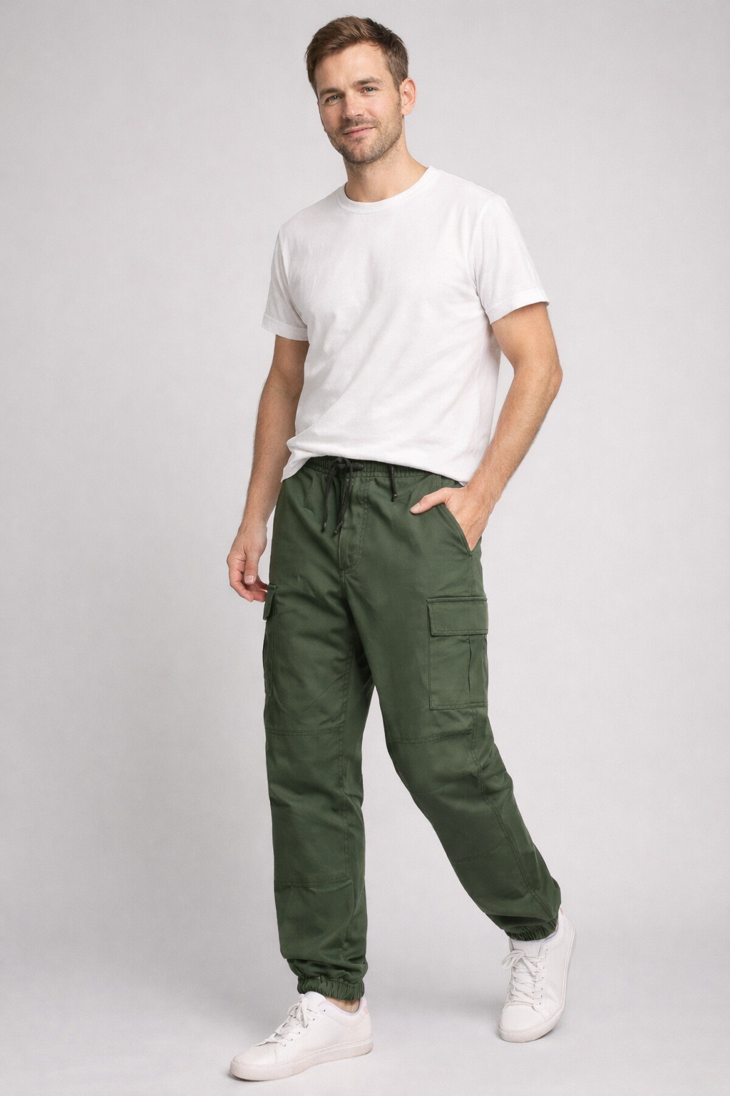 Cargohose Herren mit geraden Taschen und Knöchelbündchen - Grün #Farbe_Grün