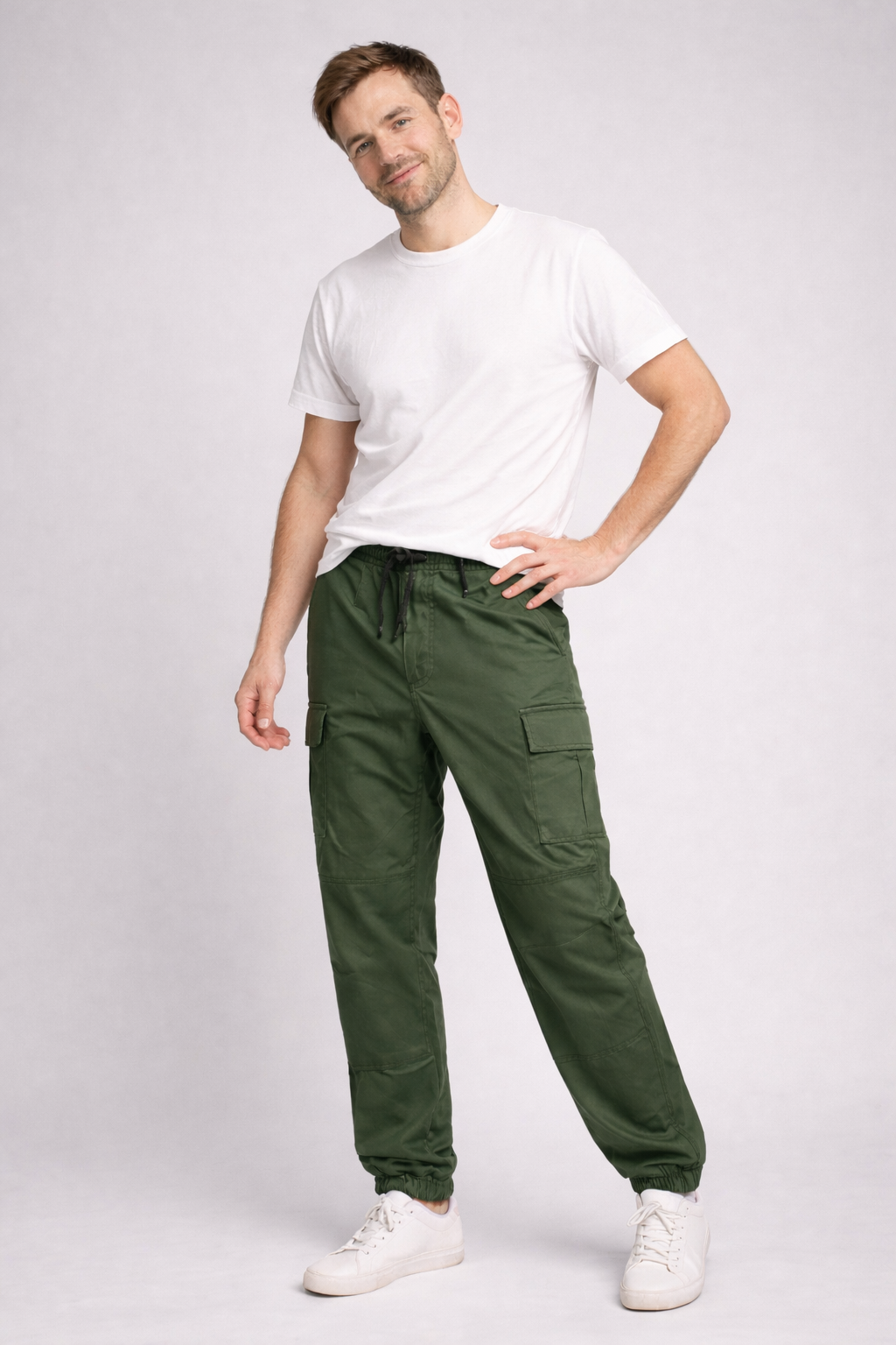 Cargohose Herren mit geraden Taschen und Knöchelbündchen - Grün #Farbe_Grün
