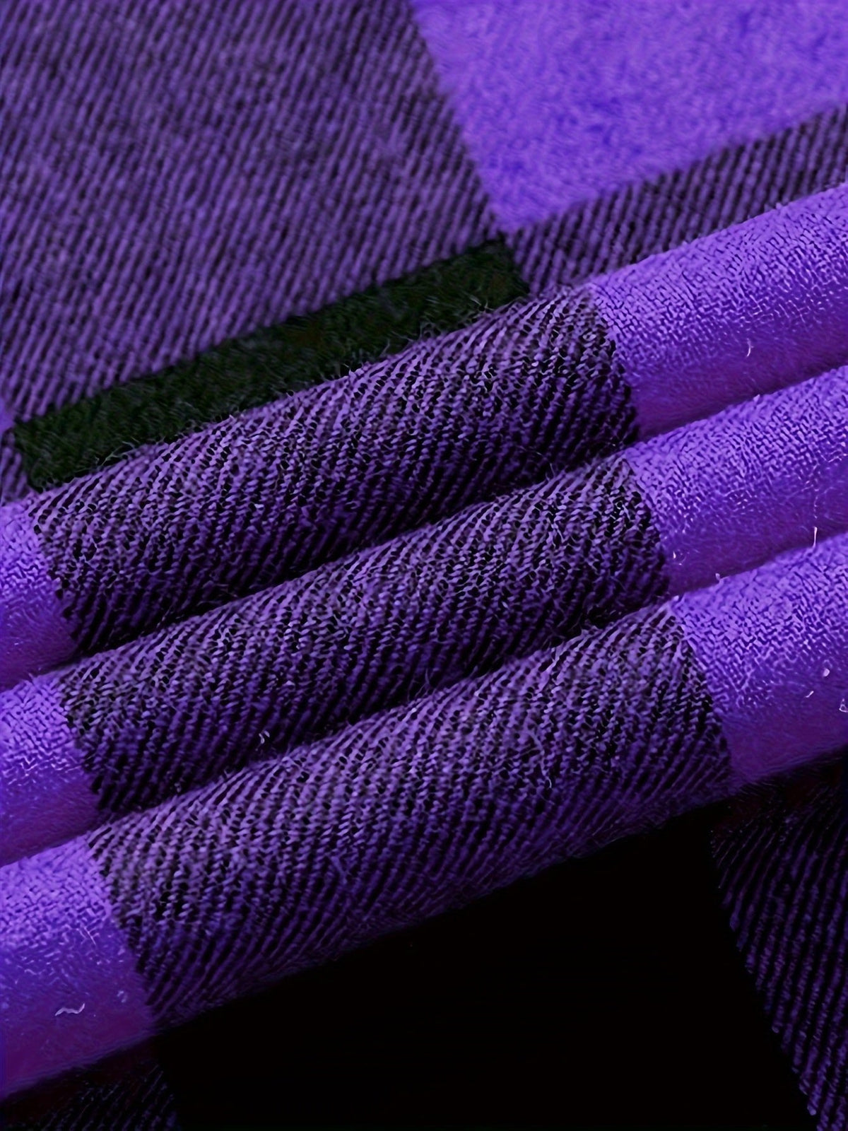 Herrenhemd mit Blockkaros und zwei geknöpften Brusttaschen - Dunkelviolett #Farbe_Dunkelviolett