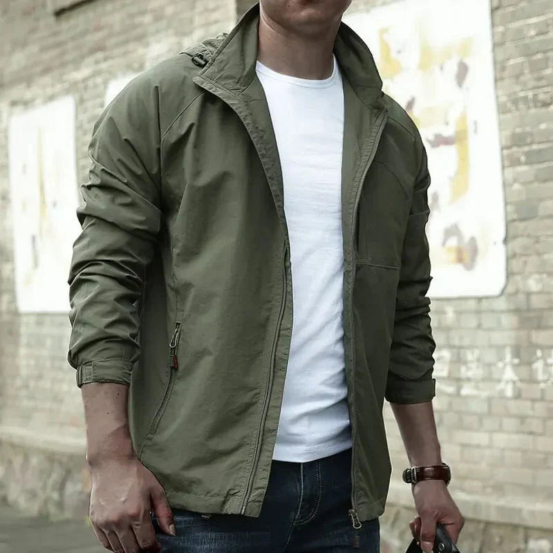 Übergangsjacke Herren mit Stehkragen und Ziptaschen - Olivgrün #Farbe_Olivgrün