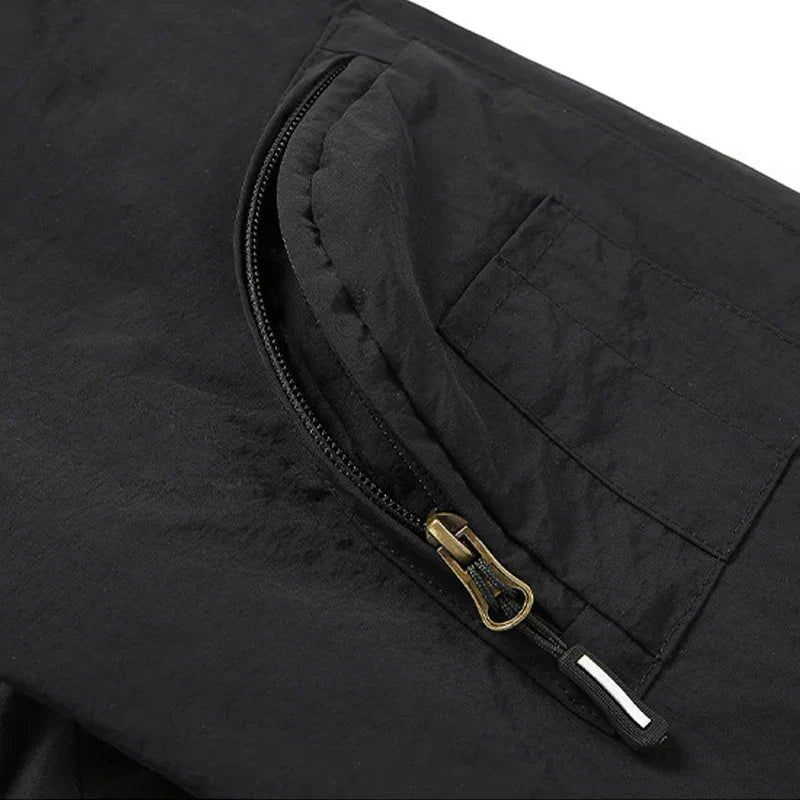 Übergangsjacke Herren mit Ziptaschen an Brust und Ärmel - Schwarz #Farbe_Schwarz